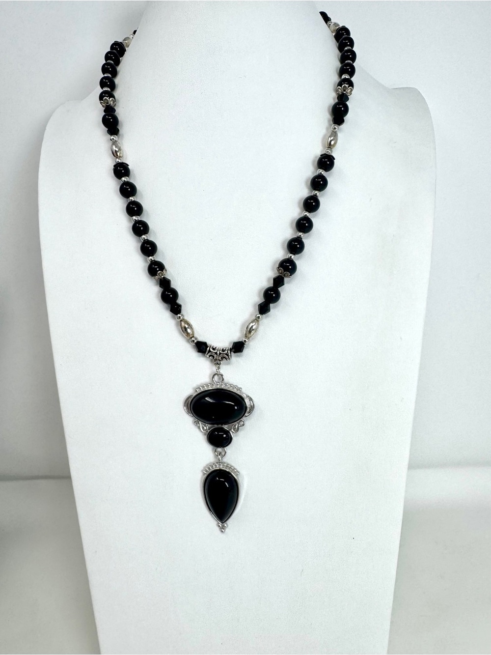 Black Onyx Pendant Necklace Black Onyx Pendant Necklace with Silver Tone Accents